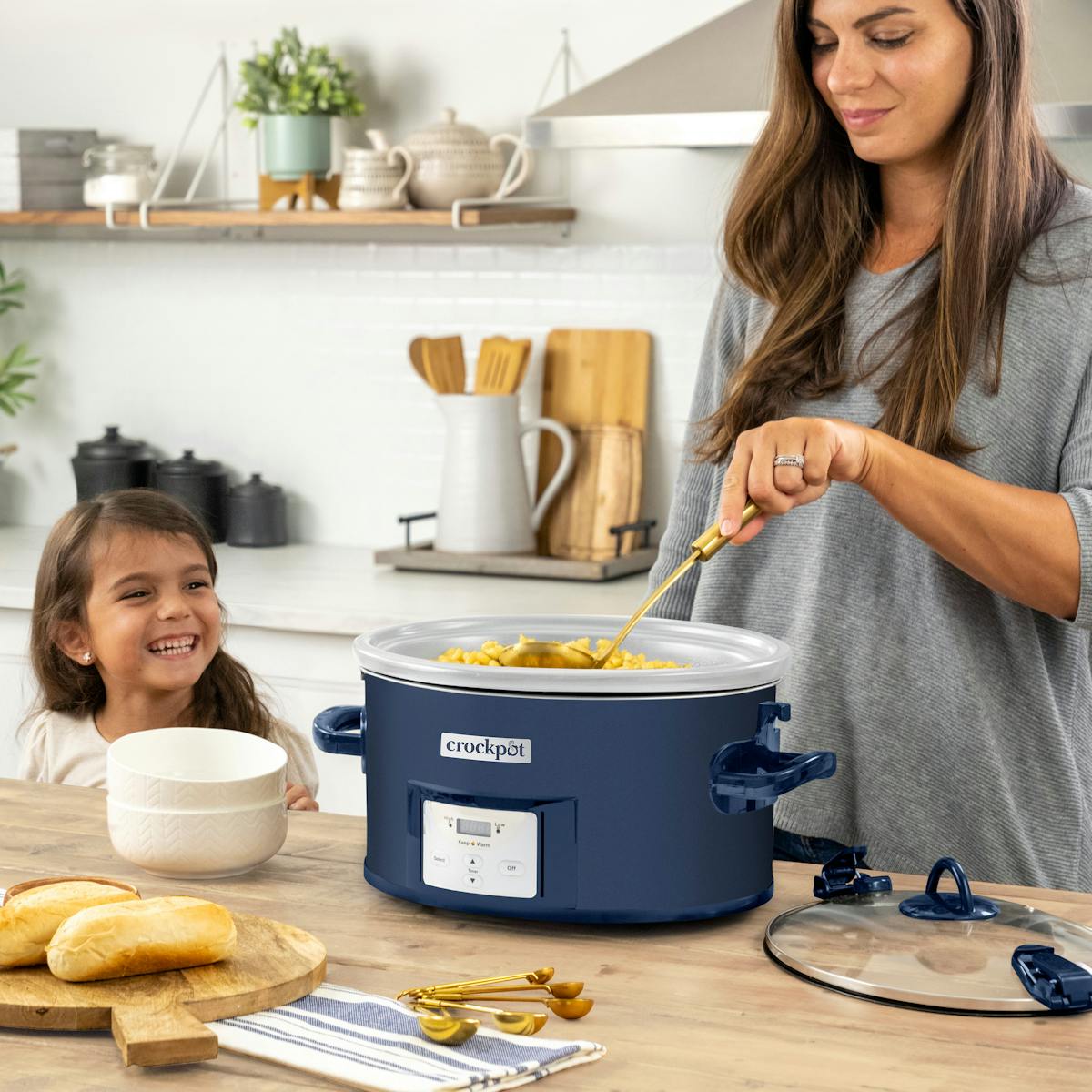 Crock-Pot® Design Series 7-Quart Cook & Carry Slow Cooker, Poseidon | Programmable Slow Cooker with Locking Lid